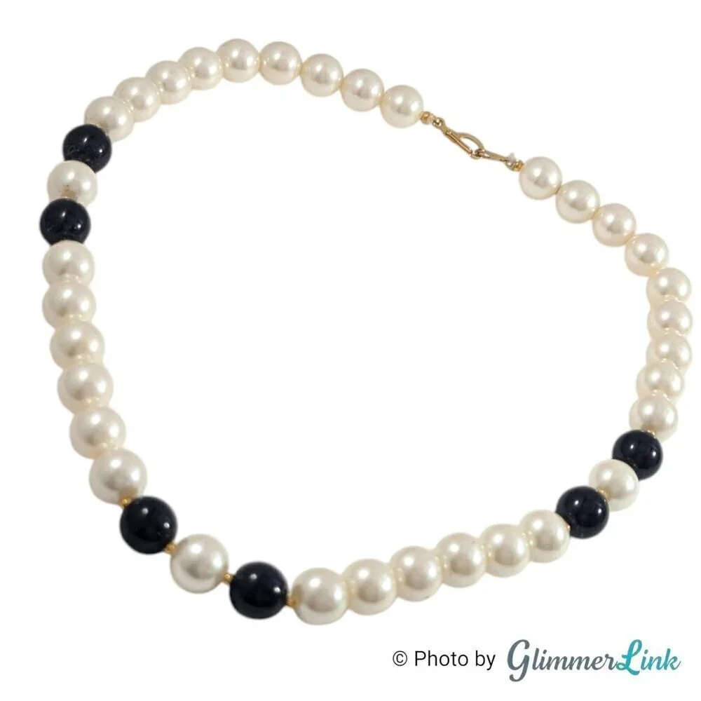 Vintage White Faux Pearl Black Lucite Stations Beaded Gold Tone Choker Necklace